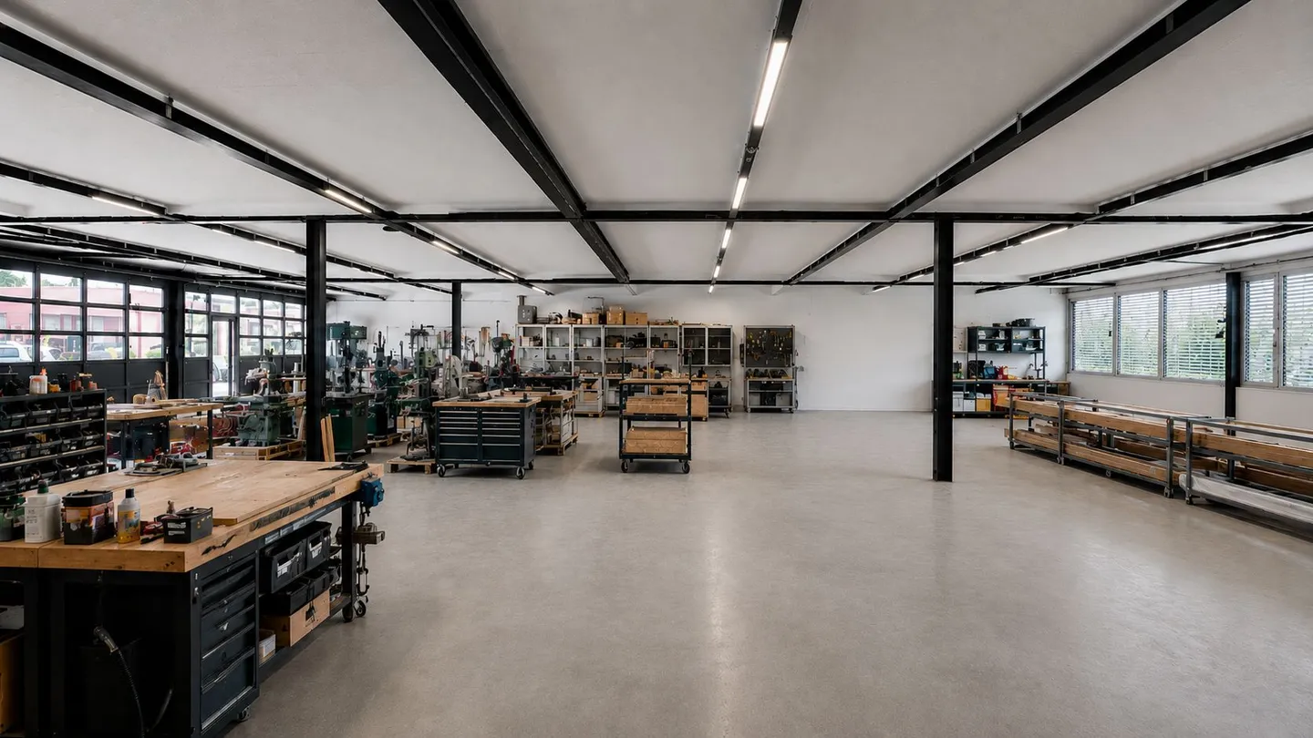 Ground-level commercial spaces for craftsmen and traders - Photo 6 of 11