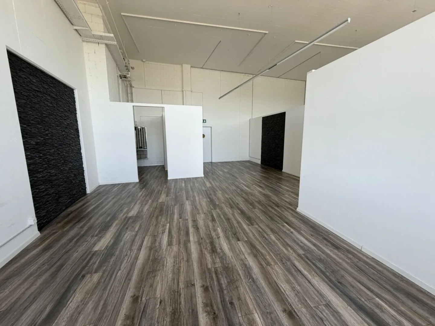 Espace commercial moderne avec vue sur le lac dans les Seehallen Horgen - Photo 8 sur 9