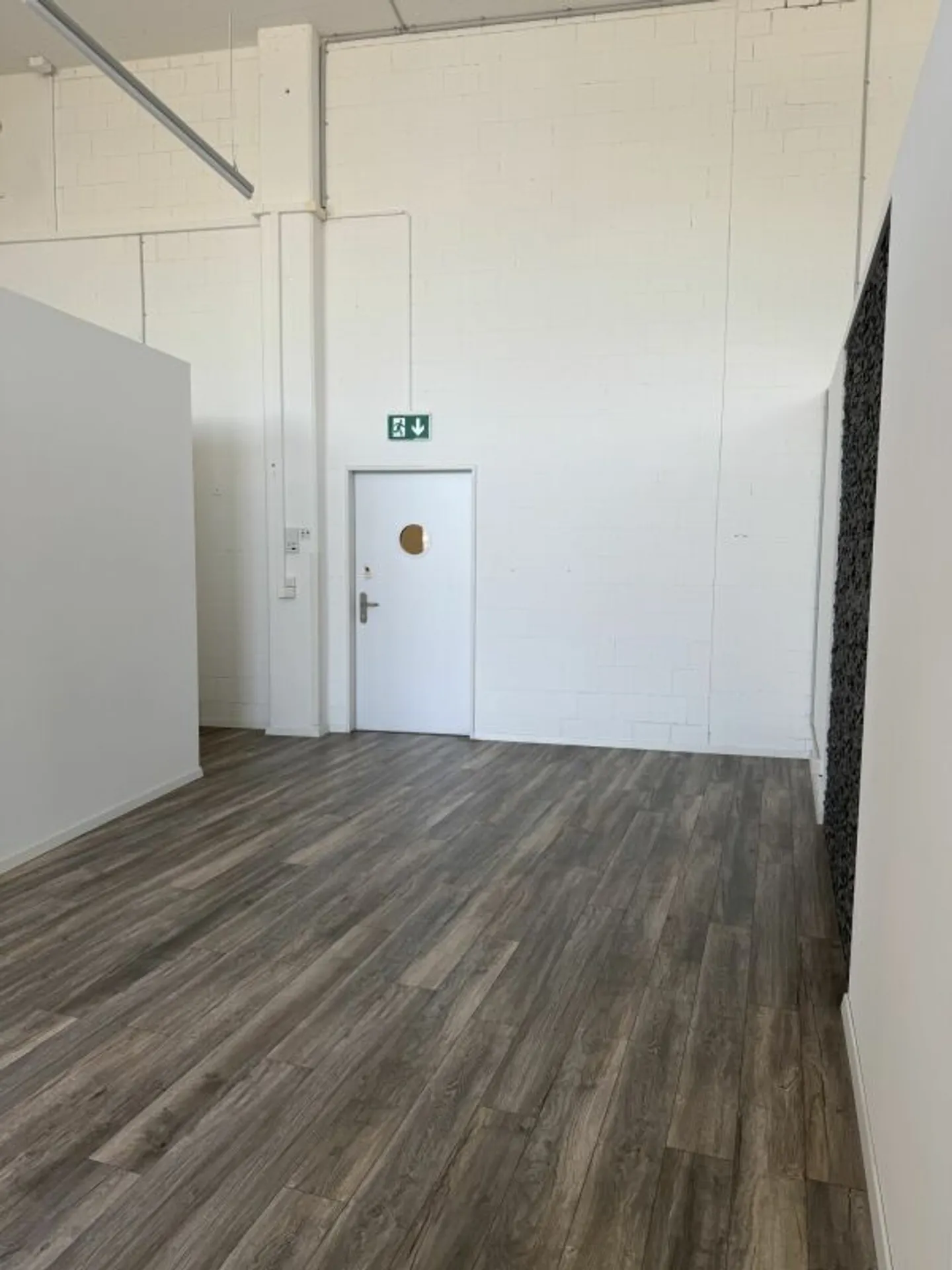 Espace commercial moderne avec vue sur le lac dans les Seehallen Horgen - Photo 6 sur 9