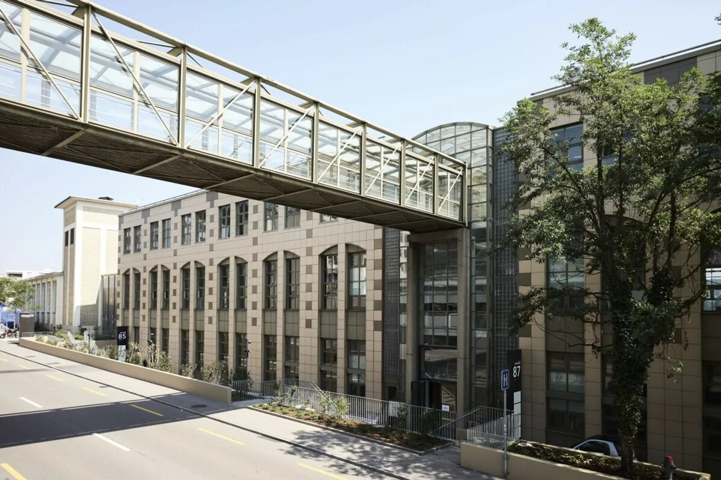 Espace commercial moderne avec vue sur le lac dans les Seehallen Horgen - Photo 7 sur 9