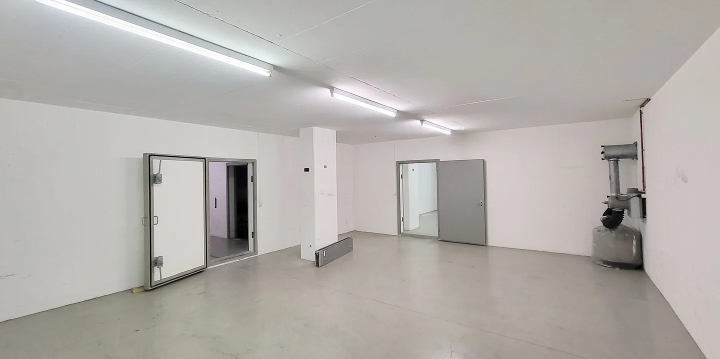 110m² storage space with delivery in Glattbrugg! - Photo 6 of 9