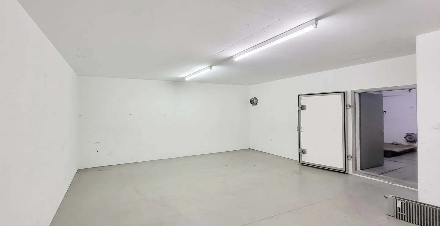 110m² storage space with delivery in Glattbrugg! - Photo 5 of 9