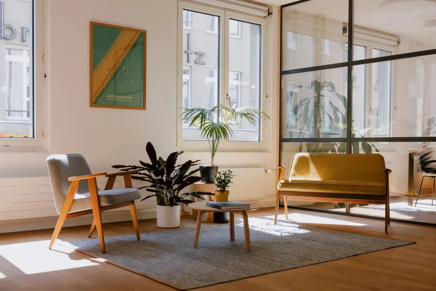 Stylischer Arbeitsplatz in Bern - Foto 1 von 5