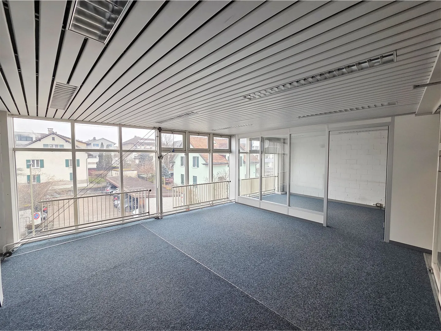 Versatile Commercial Property - Photo 4 of 13