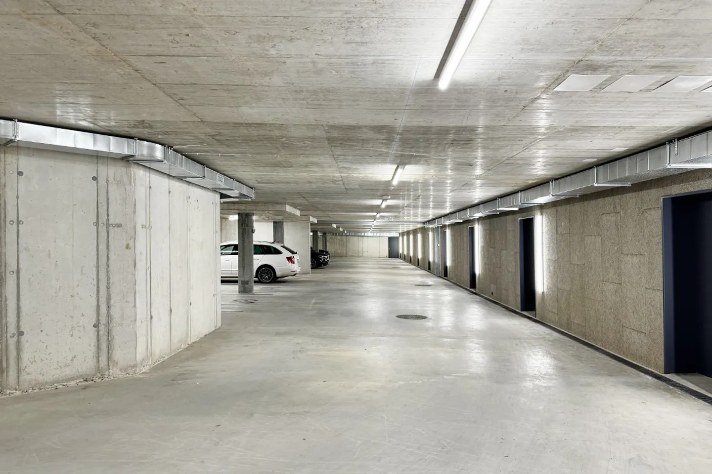 Komfortabler Doppelparkplatz - Foto 1 von 5