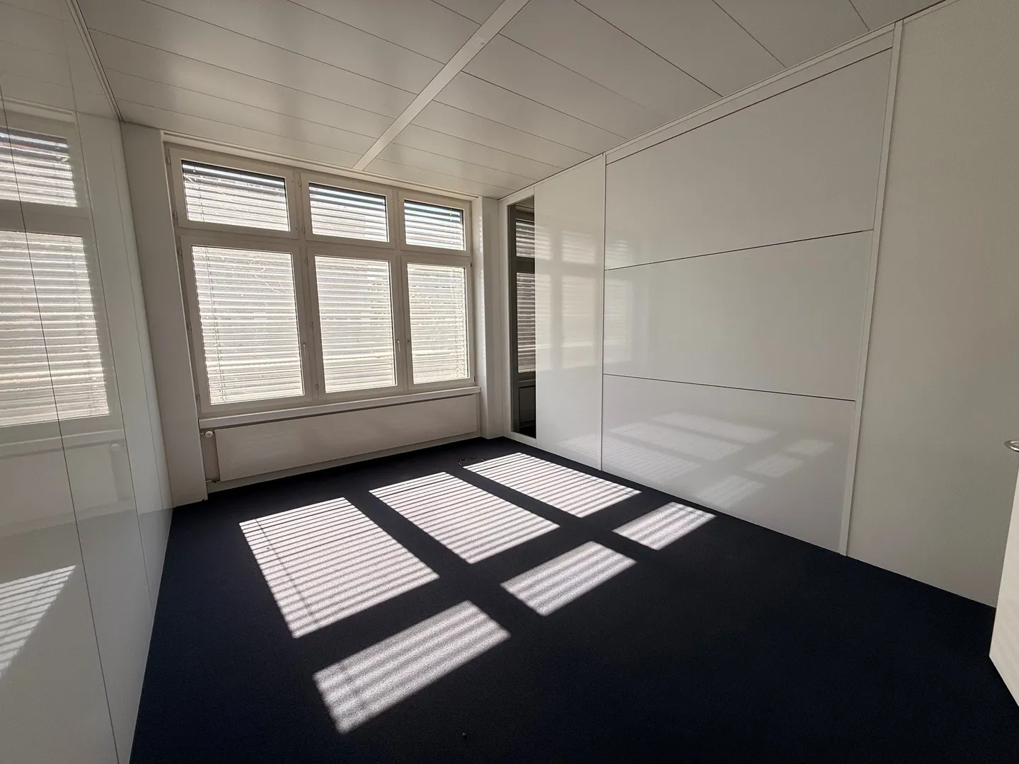 Modern Office Spaces for Rent - Photo 5 of 8