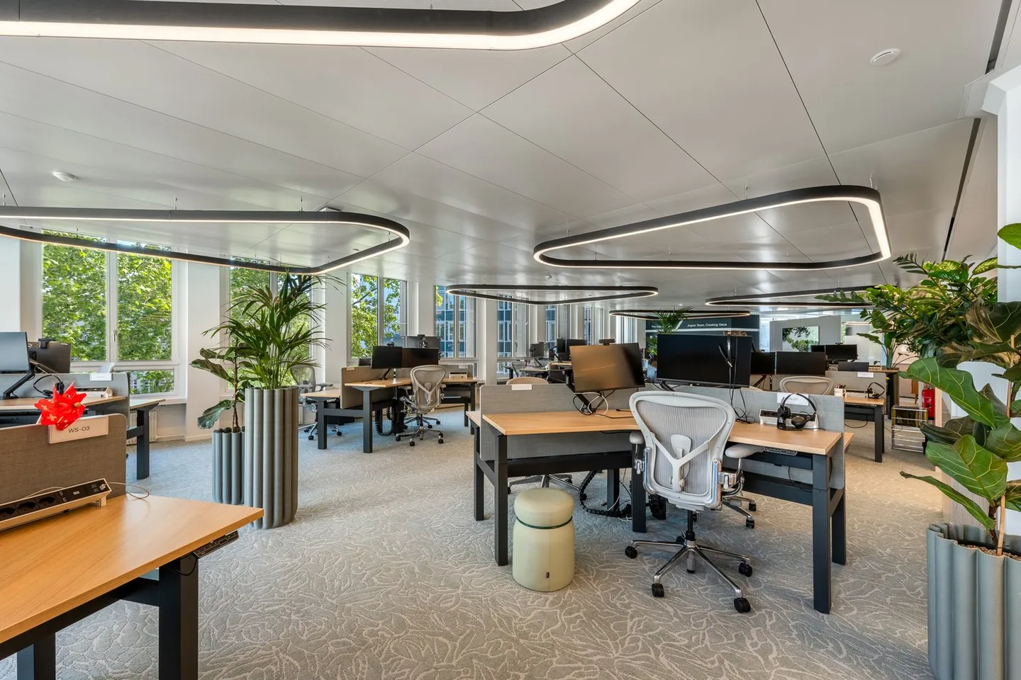 Modern and high-quality developed space in prime location! - Photo 4 of 9