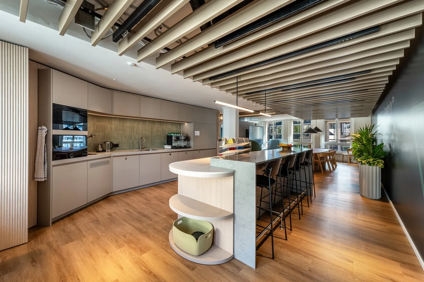 Modern and high-quality developed space in prime location! - Photo 7 of 9