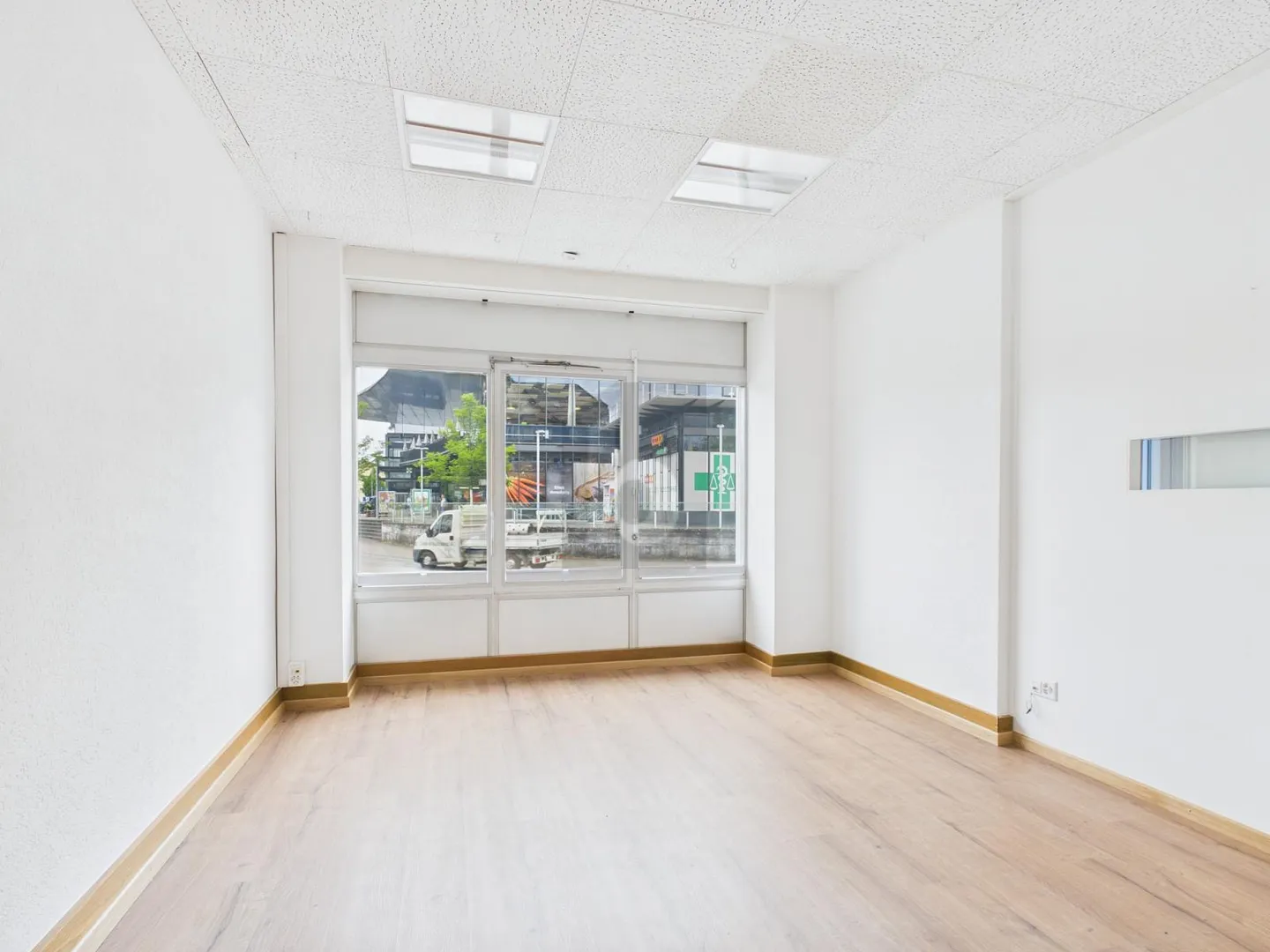 Zentrale Bürofläche in Biberist - Foto 1 von 6