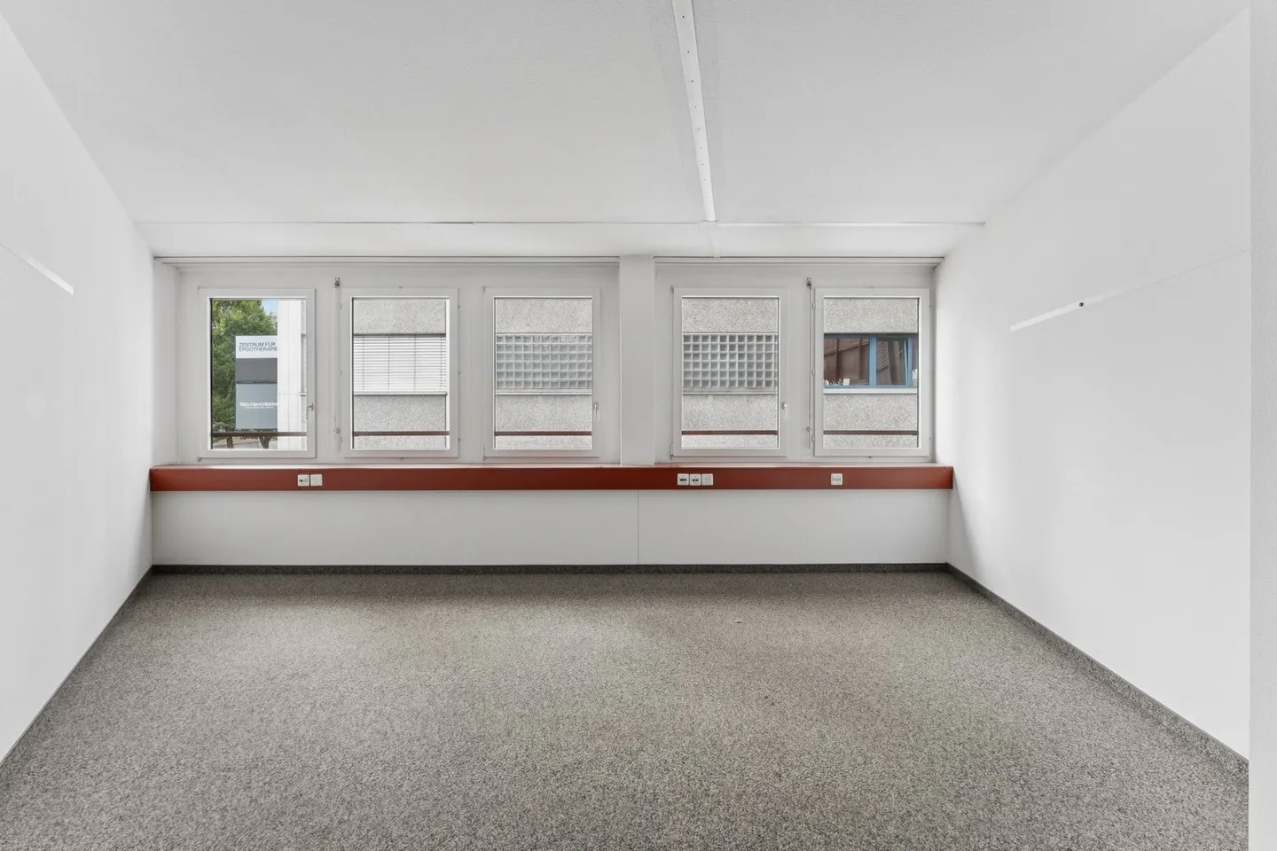 Vielseitige Gewerbe- und Büroflächen an gut sichtbarer Lage - Foto 4 di 13