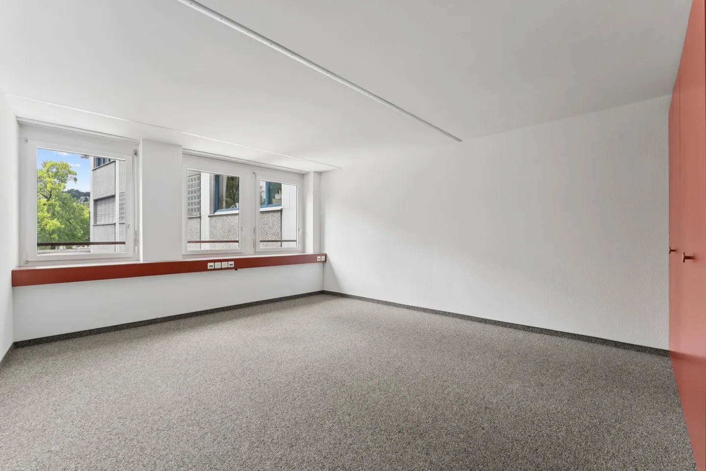 Vielseitige Gewerbe- und Büroflächen an gut sichtbarer Lage - Foto 5 di 13