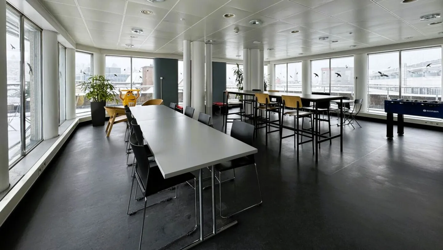 Espace de pratique/commercial au rez-de-chaussée derrière Neumarkt - Photo 4 sur 13
