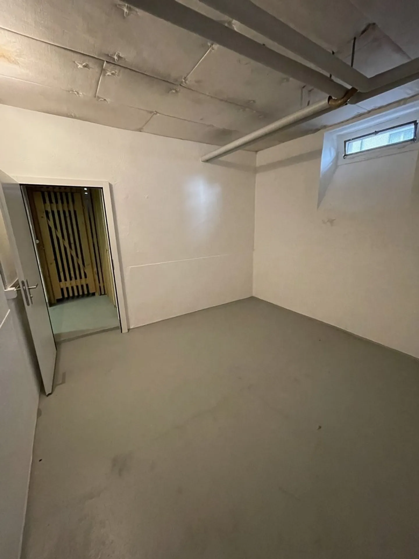 Great Craft Room for Rent - Photo 3 of 3