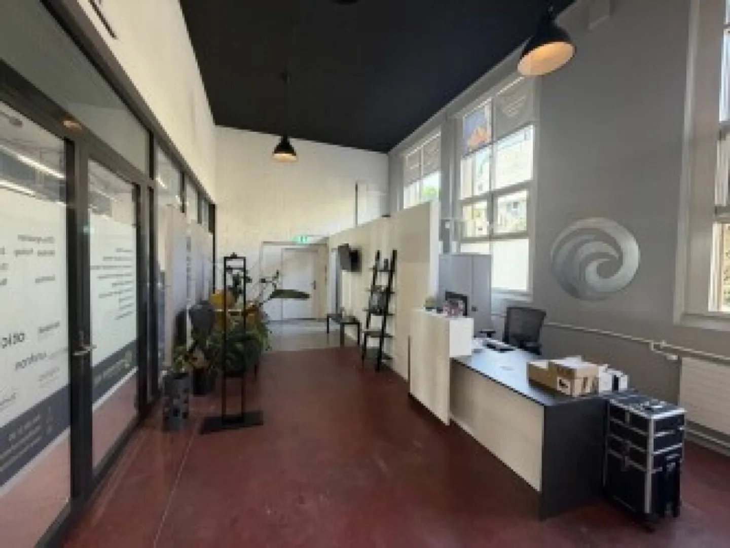 Your new location in Horgen - versatile commercial space on the ground floor - Photo 5 of 9