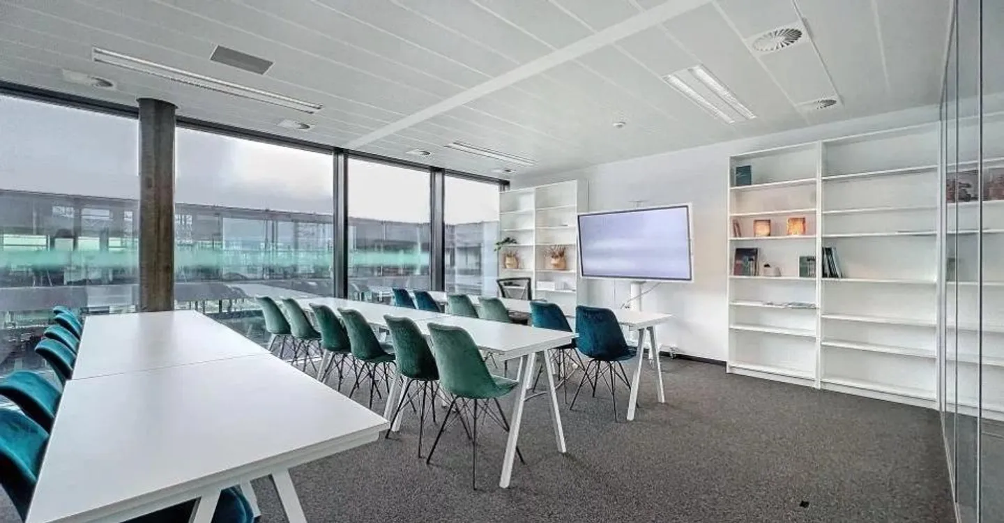 Espace de Bureau Attique Spacieux - Photo 3 sur 11