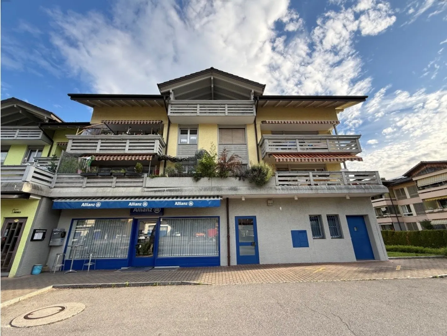 Spazio commerciale, ufficio o negozio attraente al piano terra (circa 130m²) - Foto 1 di 8