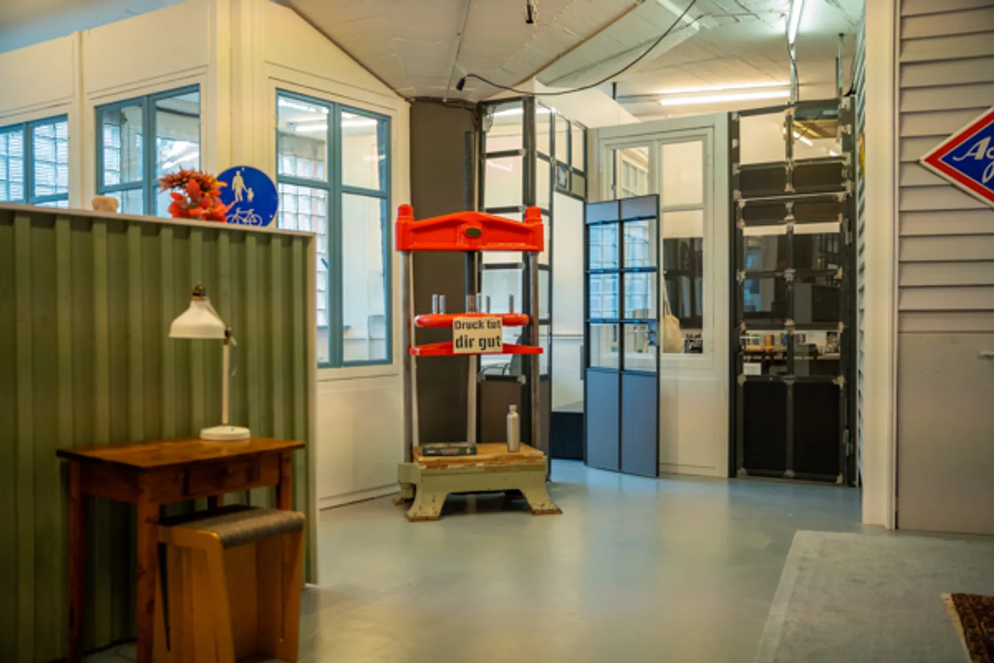 Creative Office Space in Zurich - Photo 2 of 13