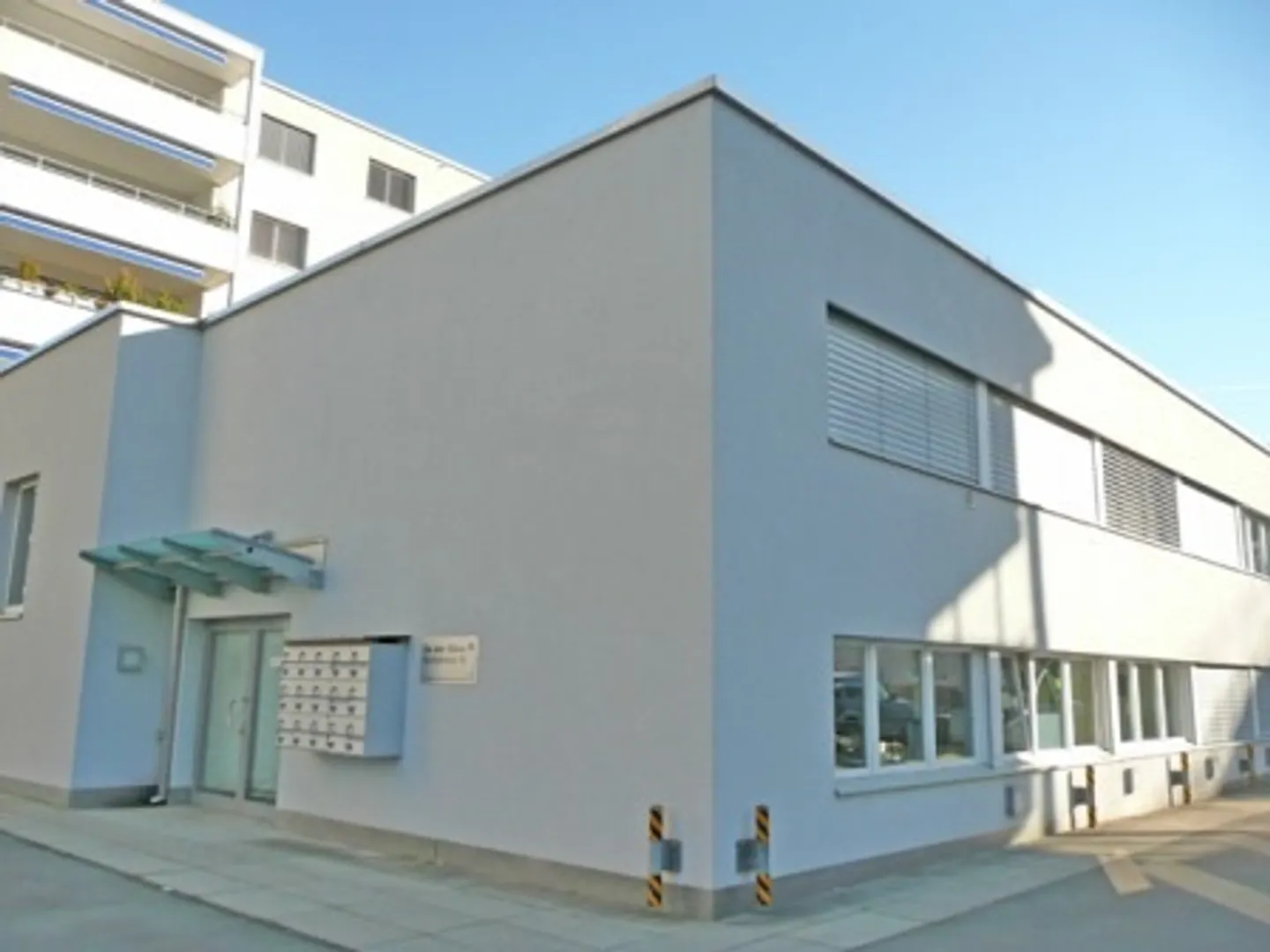 SMALL but FINE - Your new workplace in the heart of Pfäffikon SZ - Photo 2 of 4