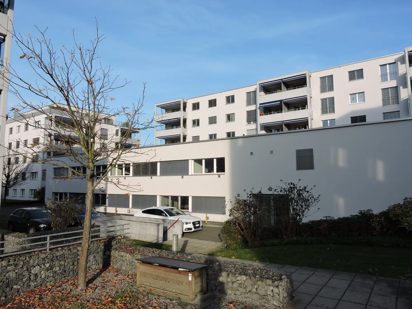 SMALL but FINE - Your new workplace in the heart of Pfäffikon SZ - Photo 1 of 4