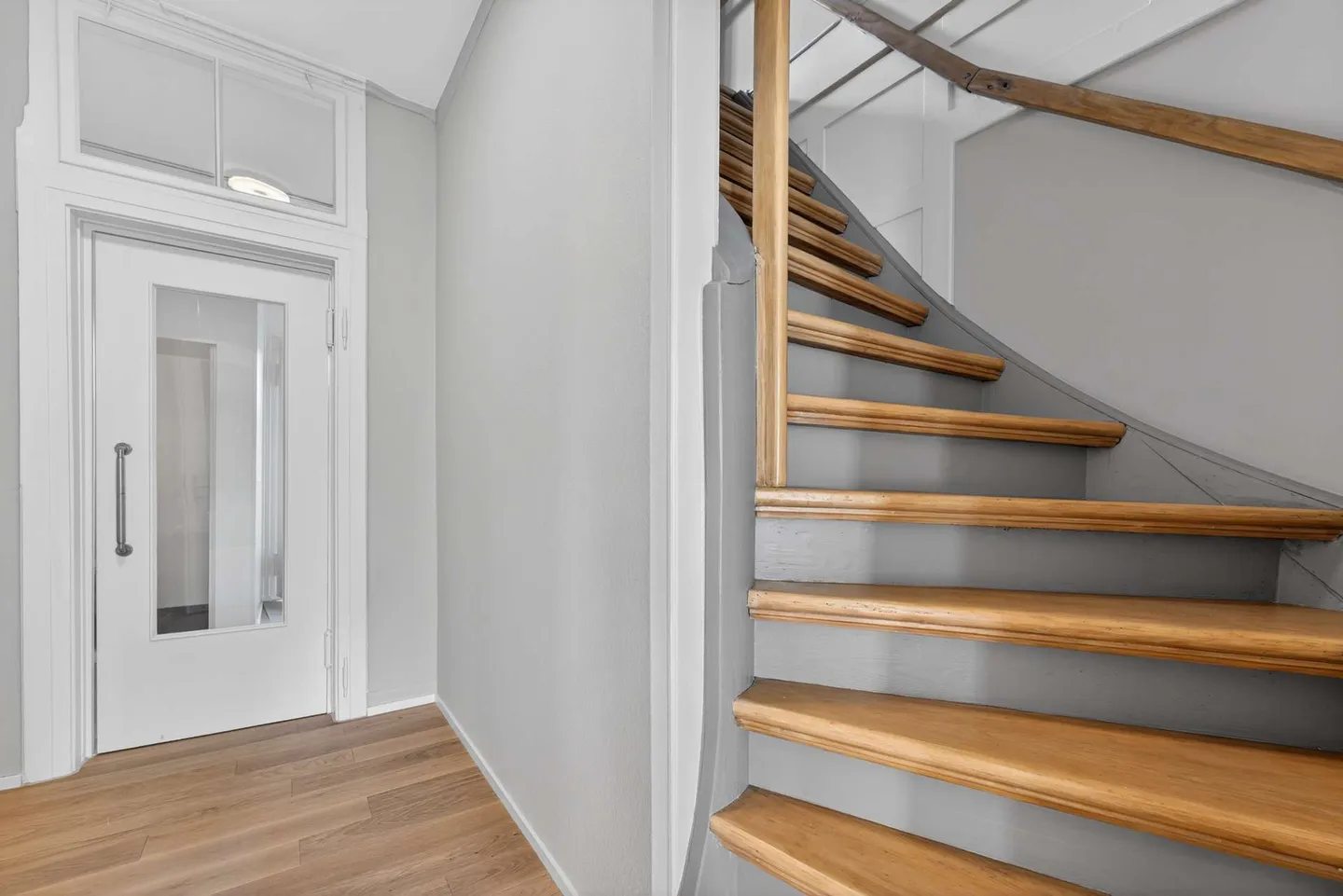 Charming office/practice rooms in a listed historic office building in a representative location in Hottingen - over two floors - Photo 9 of 13