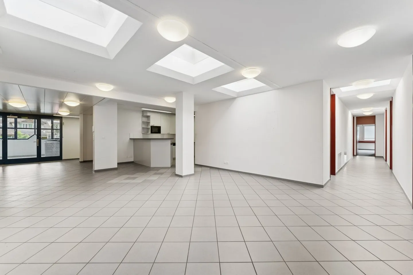Espaces de bureau flexibles avec potentiel de développement dans un emplacement central - Photo 10 sur 13