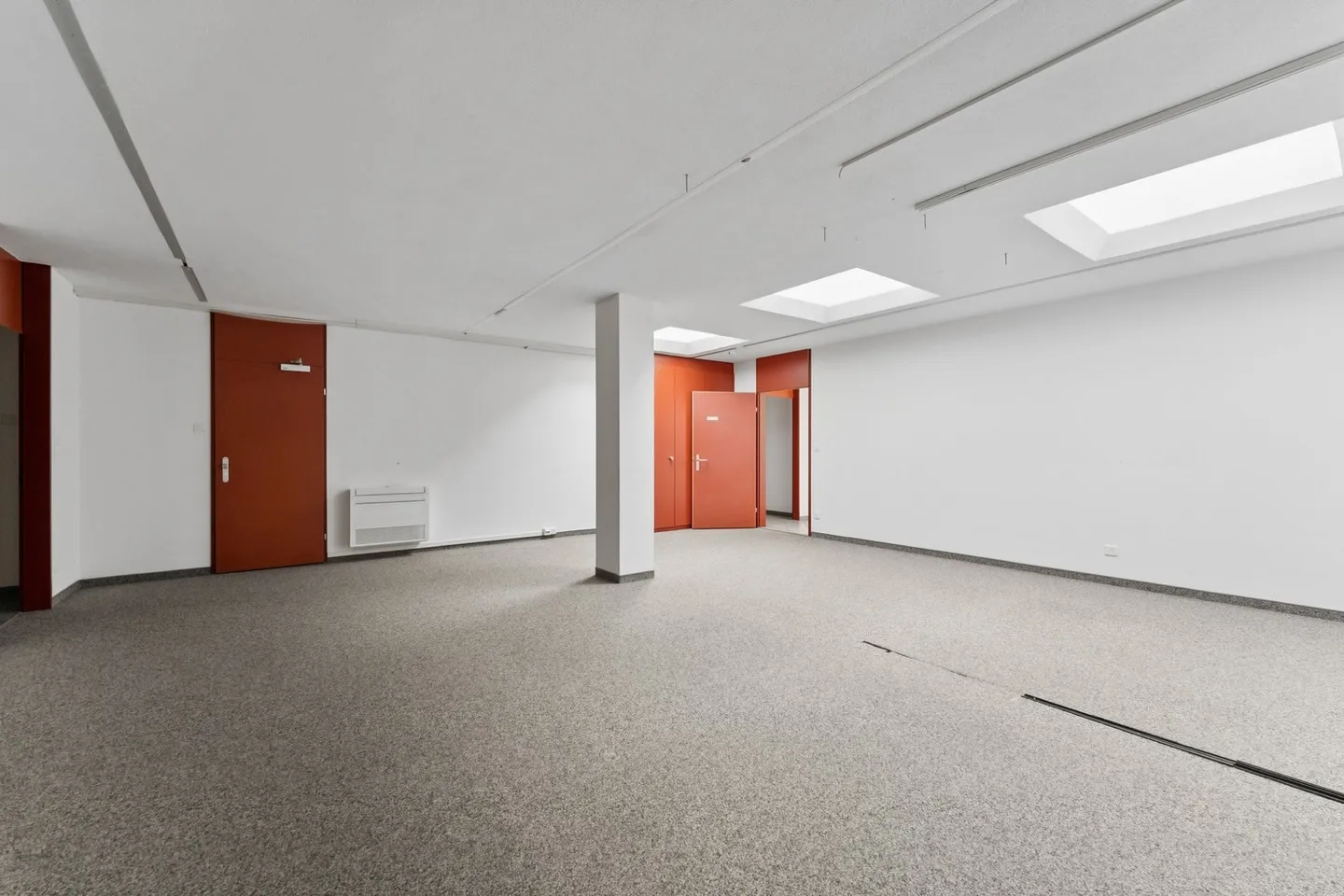Espaces de bureau flexibles avec potentiel de développement dans un emplacement central - Photo 13 sur 13