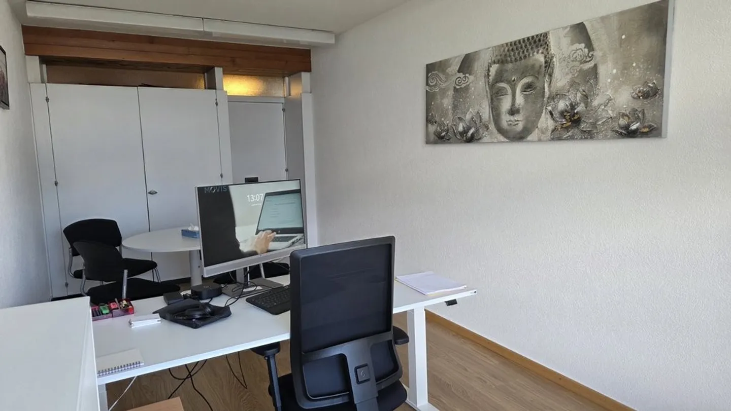 Office in the city center near the train station - Photo 5 of 8