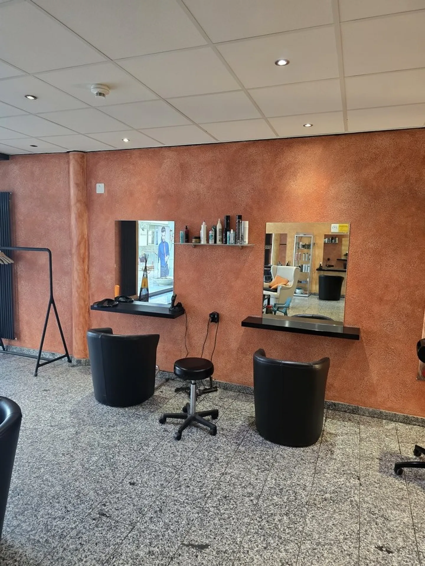 Arcade in downtown Sierre for rent starting 01.01.2027 - Photo 3 of 5