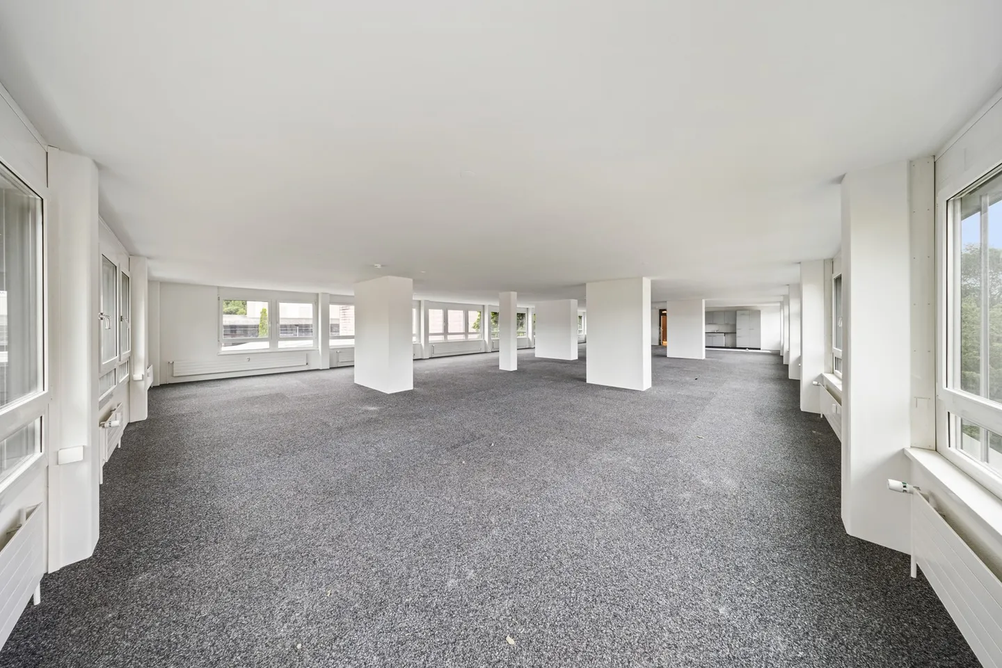 Modernes Büro nahe Bern - Foto 3 von 5
