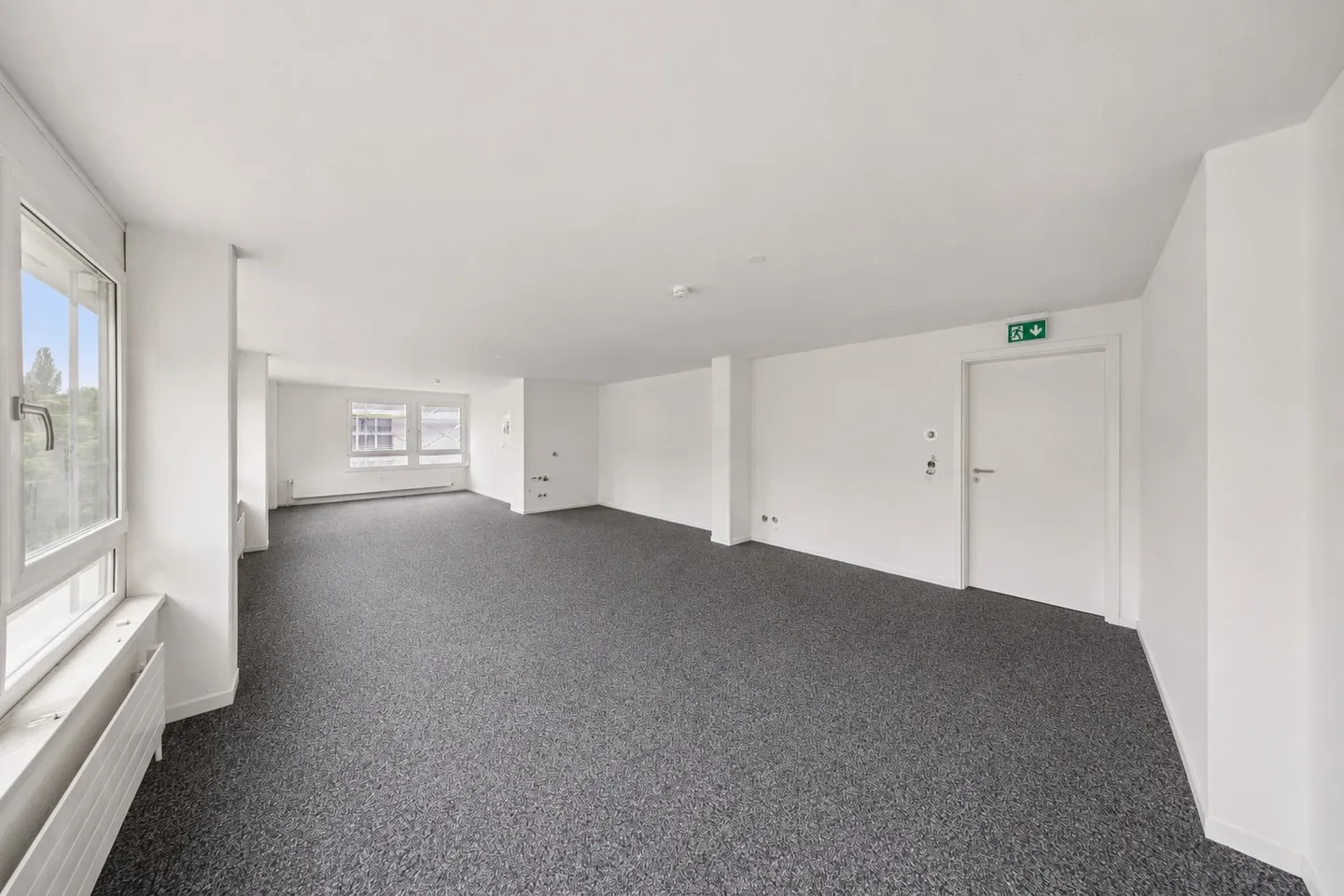 Kompaktes Büro Nähe Bern - Foto 2 von 2