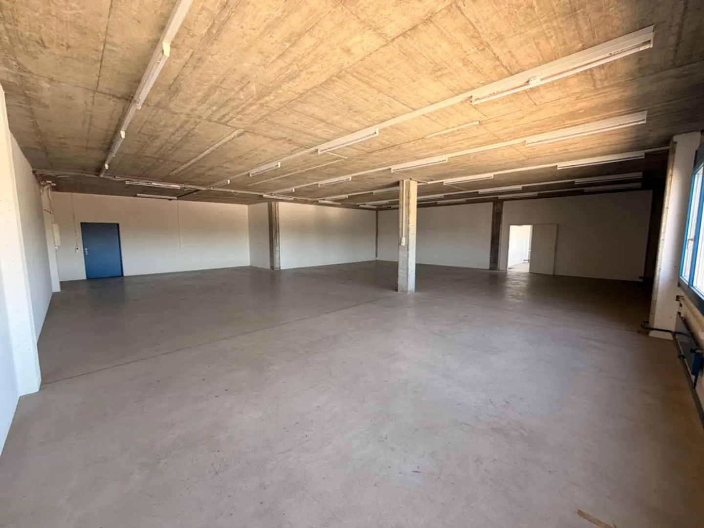 Attractive Commercial Space in Cham - Photo 3 of 7