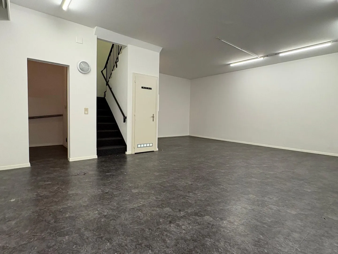 Multifunctional commercial space directly at the train station! - Photo 7 of 7