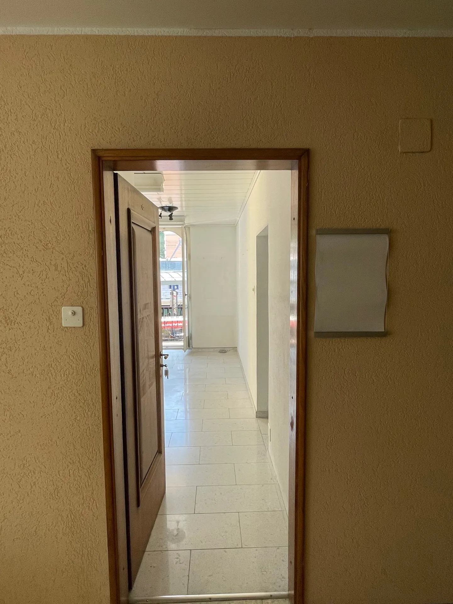 YOUR COMMERCIAL SPACE IN THE HEART OF BELLINZONA - Photo 4 of 10