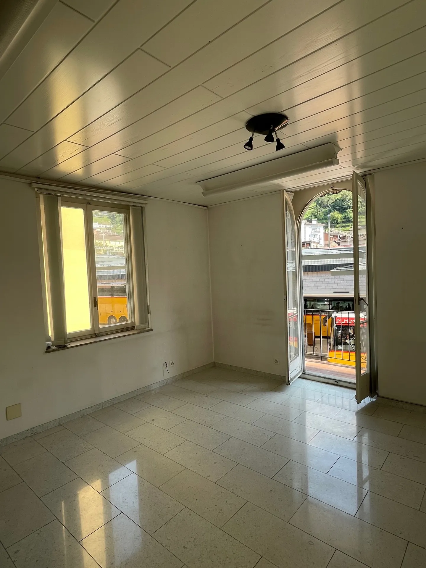YOUR COMMERCIAL SPACE IN THE HEART OF BELLINZONA - Photo 5 of 10