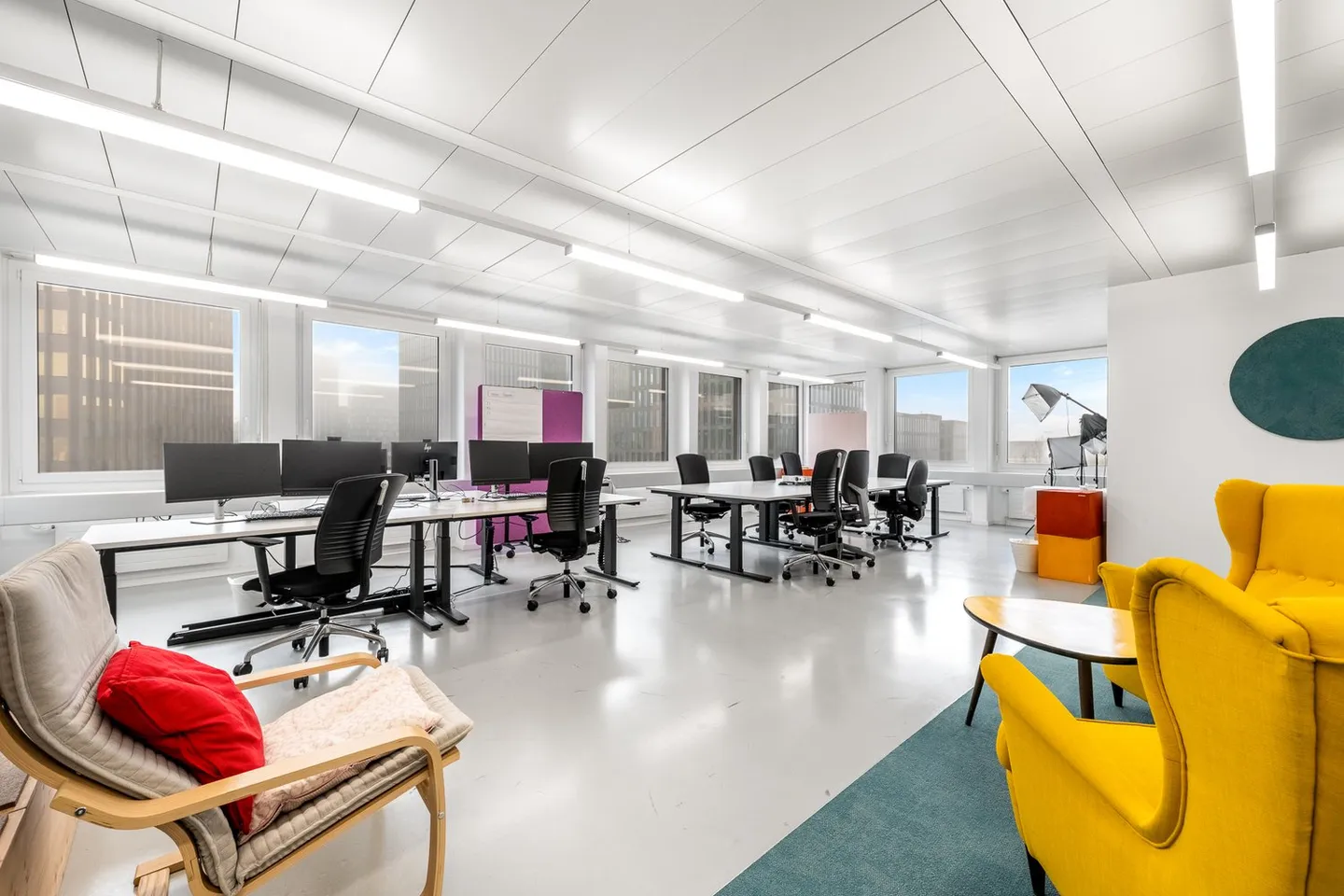 Flexible office space in Zurich Oerlikon - top connected - Photo 5 of 13