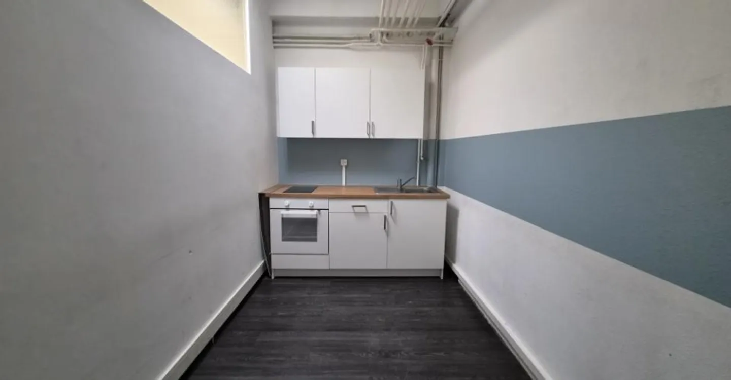 Commercial space 1 room - Photo 7 of 7