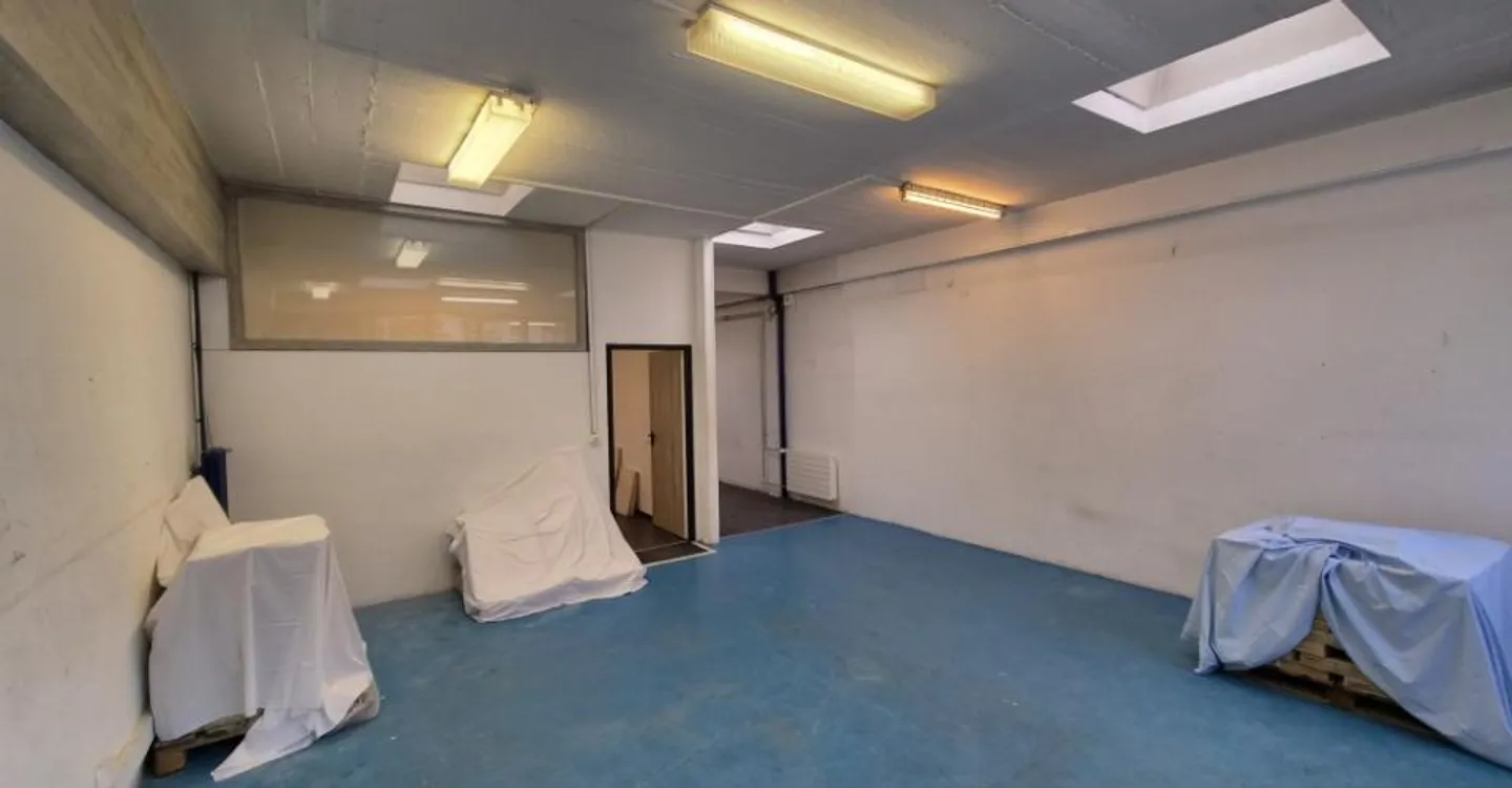 Commercial space 1 room - Photo 5 of 7