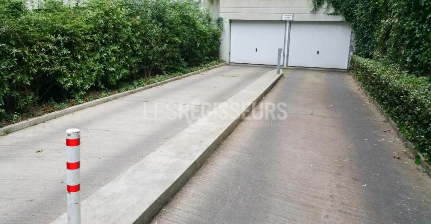 Garage - Foto 1 von 2