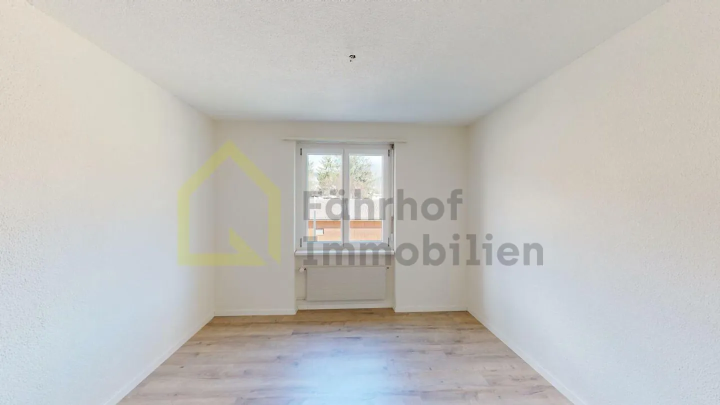 Modern 4.5-Room Apartment - Photo 3 of 13
