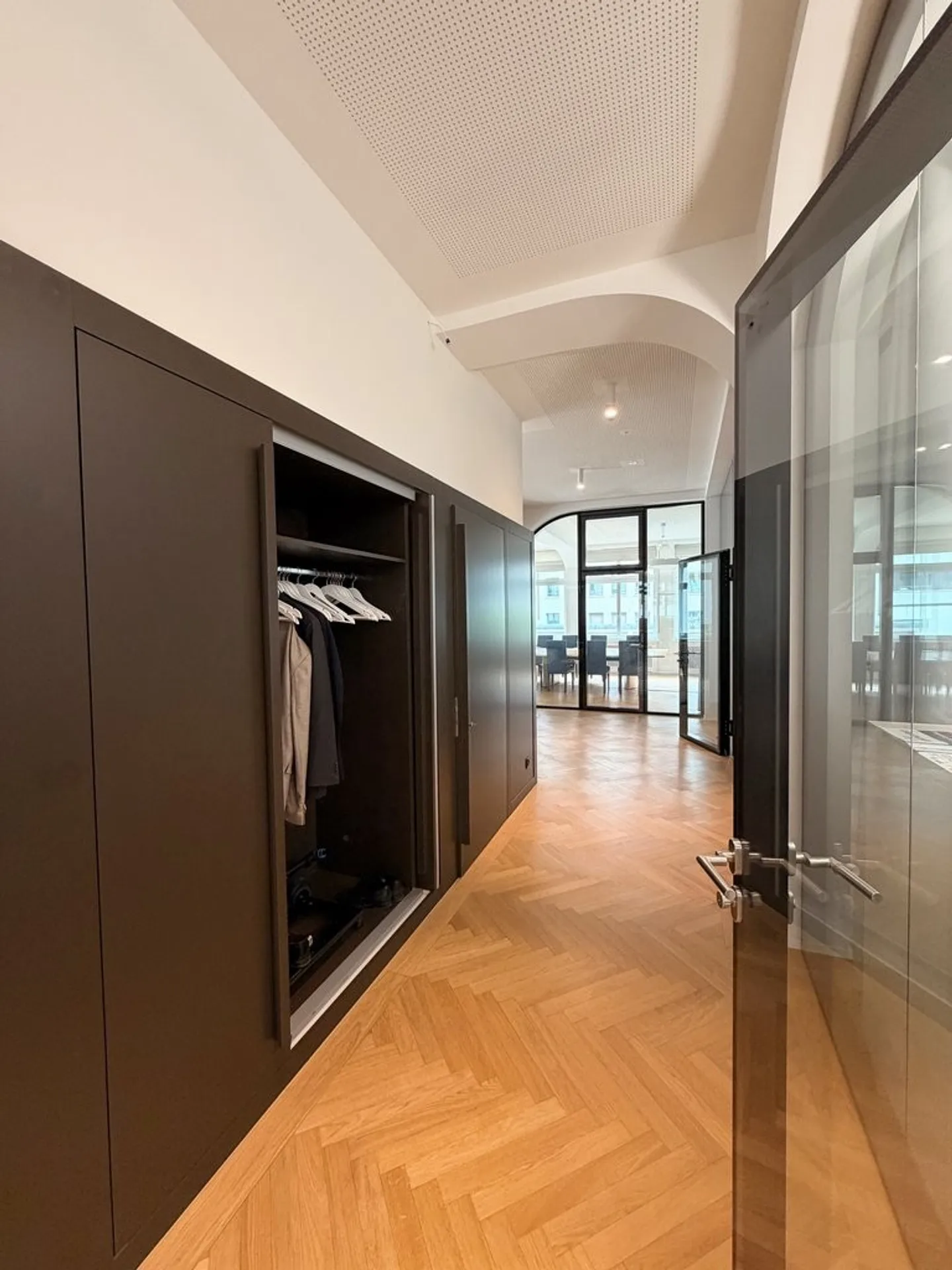 Representative commercial space in a prime location in District 2 - Photo 2 of 8