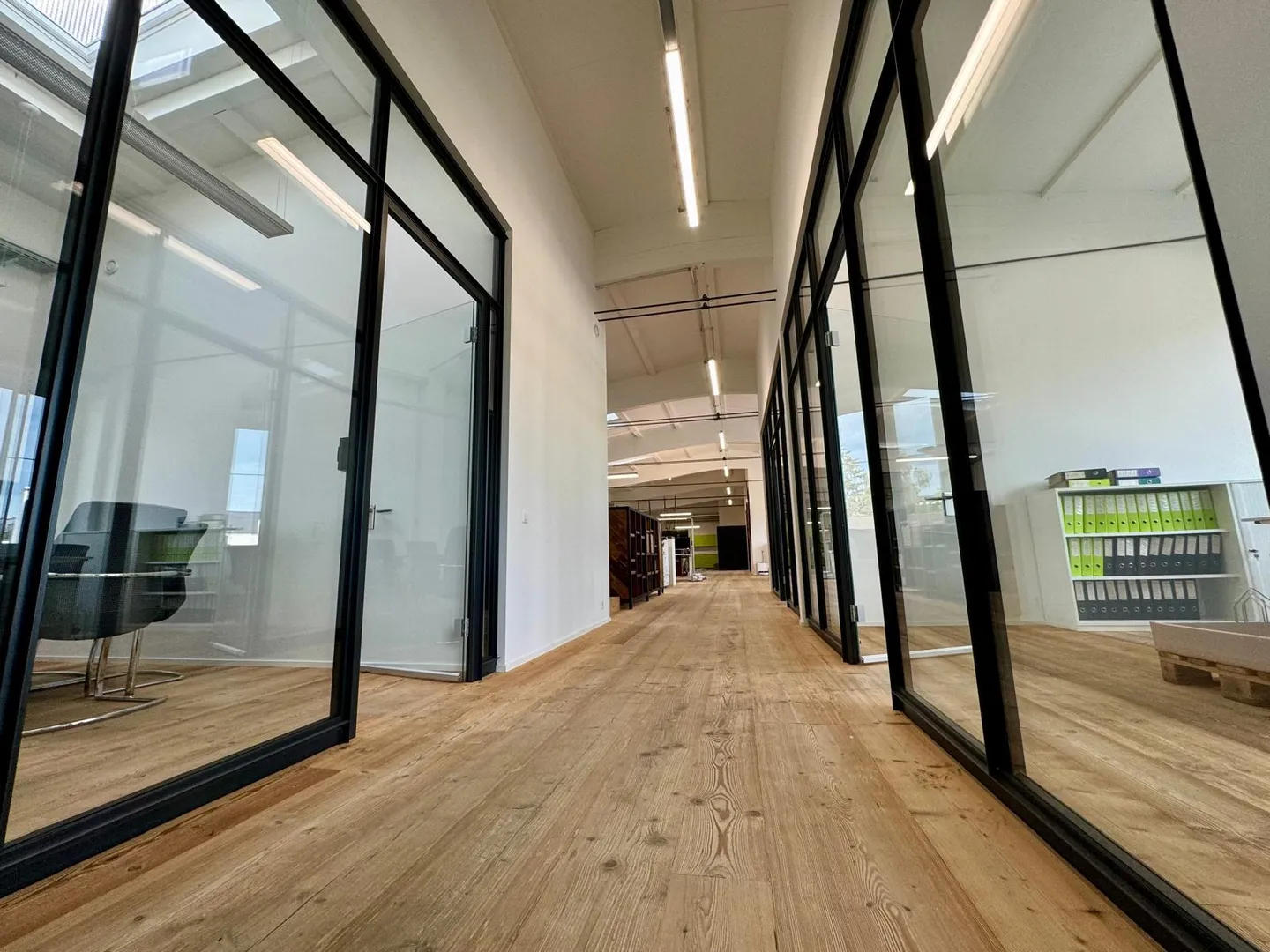 Office space for rent - Photo 5 of 13