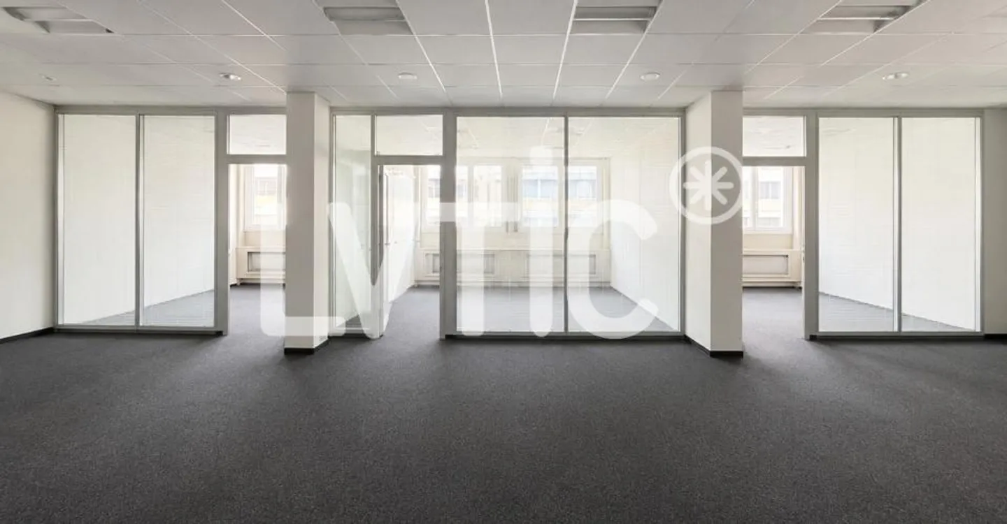 Espace Commercial Spacieux à Renens - Photo 2 sur 11