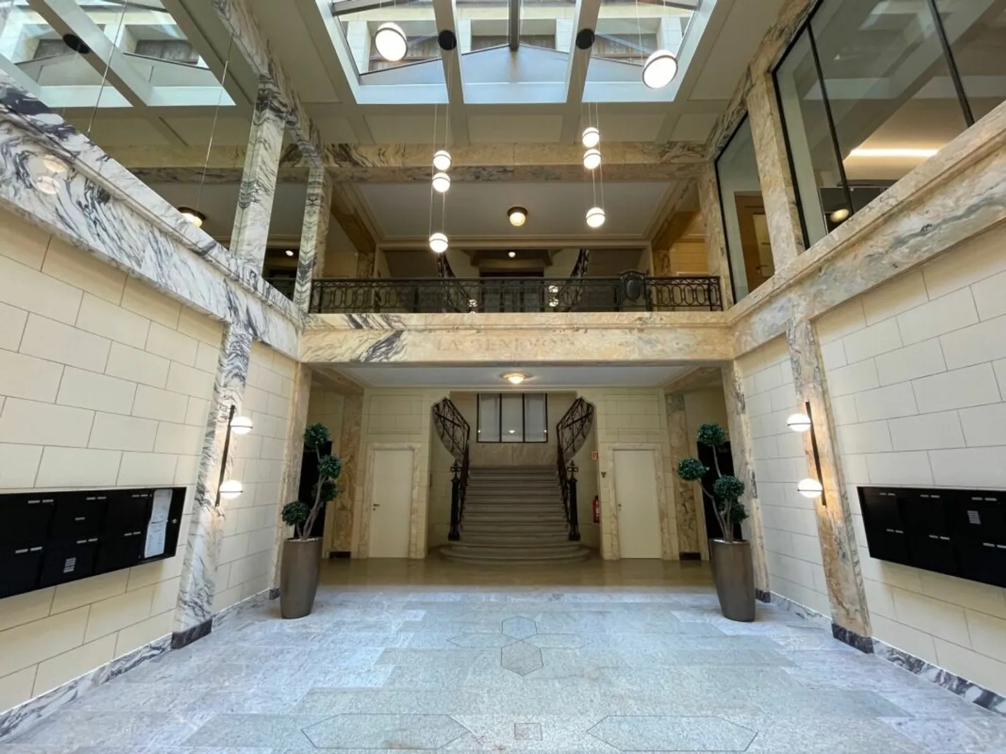 Uffici prestigiosi di 430 m² nel cuore di Losanna. - Foto 8 di 9
