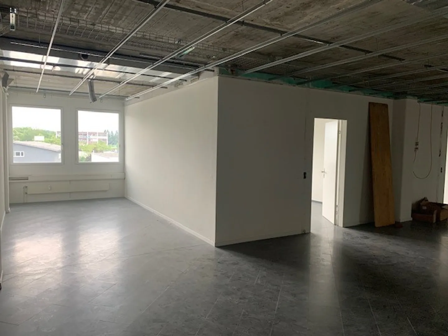 Modernes Büro in Neuenhof - Foto 6 von 7