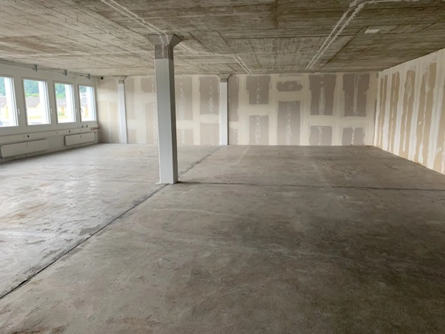 Ideal commercial space on the 3rd floor - Photo 9 of 11