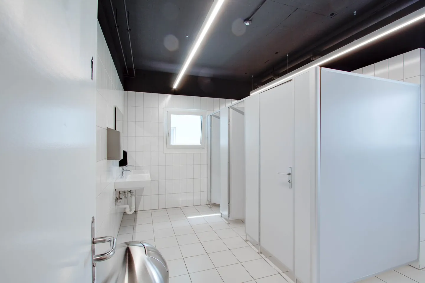 Ideal commercial space on the 3rd floor - Photo 6 of 11
