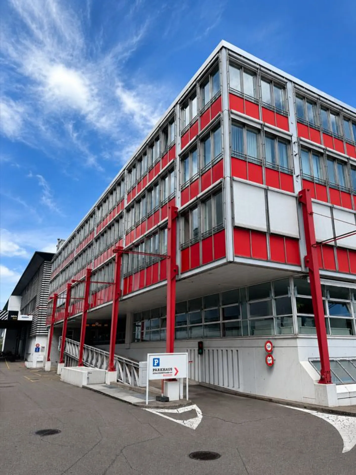 La tua nuova posizione sulla Zürcherstrasse - Foto 12 di 13