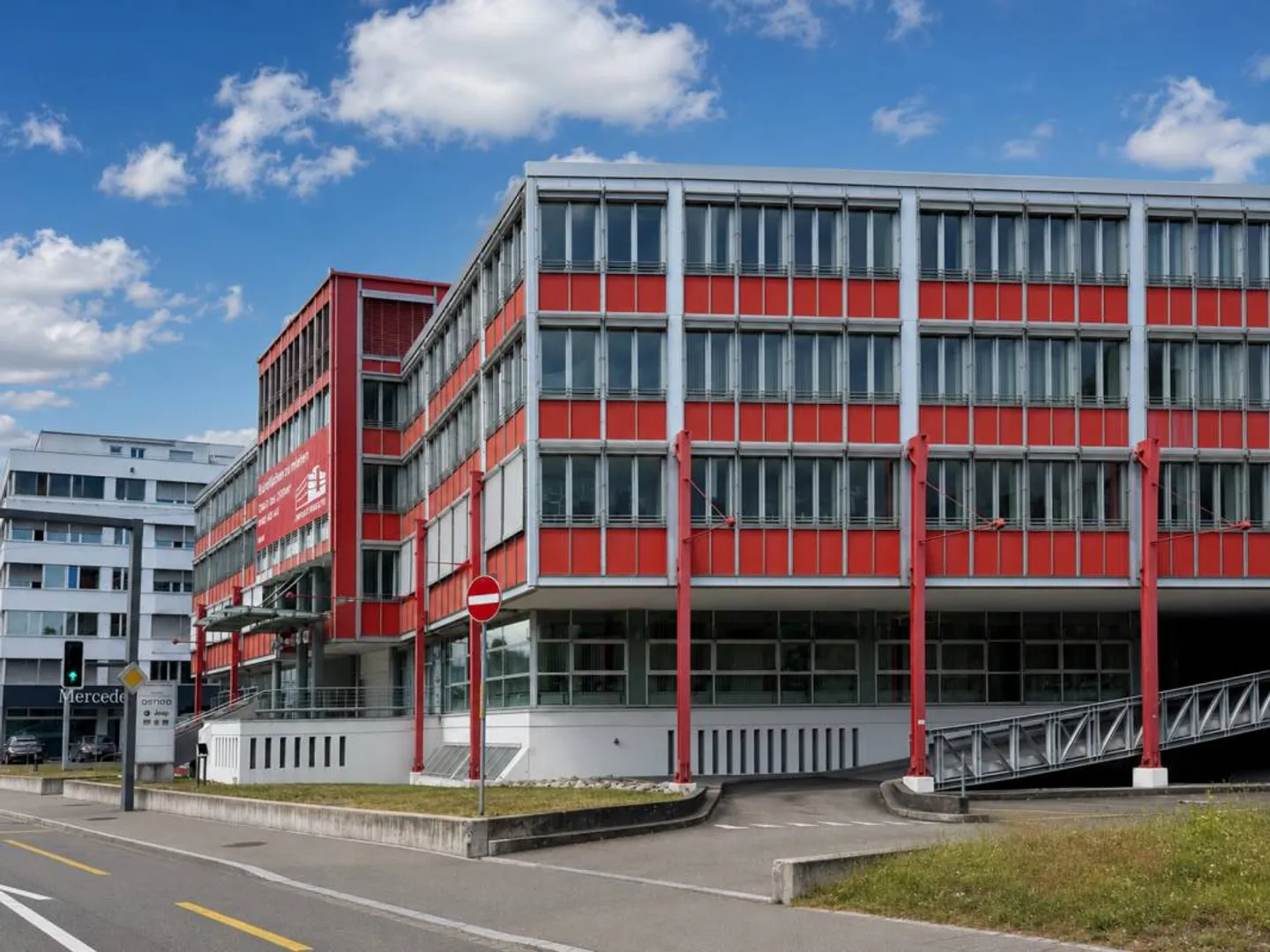 Il tuo ufficio con massima visibilità sulla Zürcherstrasse - Foto 2 di 12