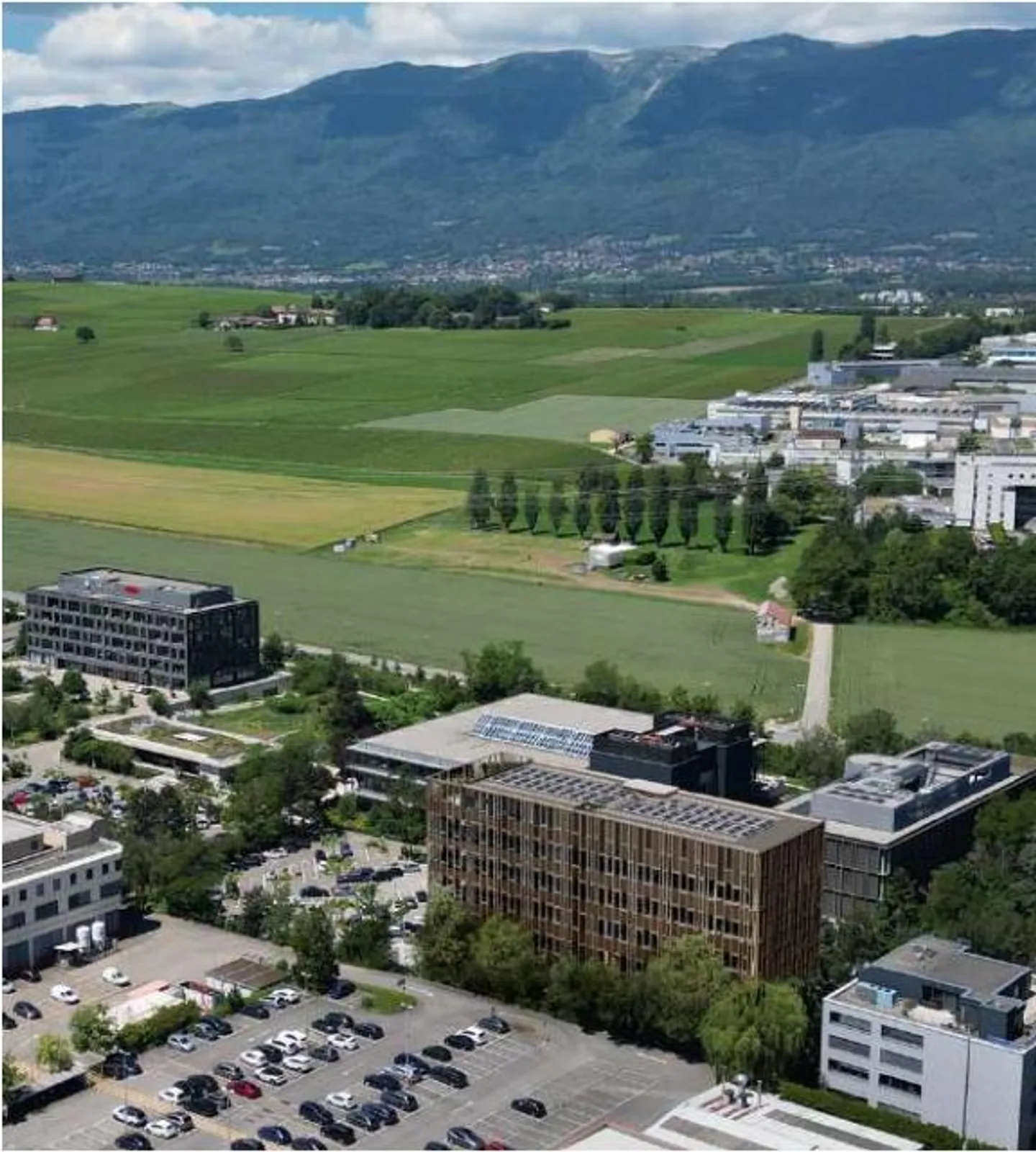 New building from 700m2 - Campus the Hive - Photo 3 of 11