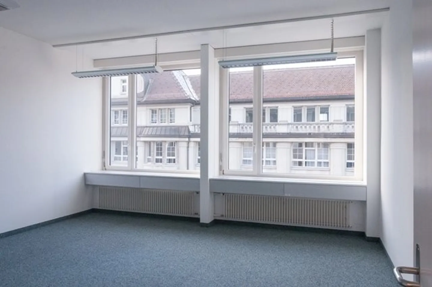 Your new workplace in a central location! - Photo 3 of 11